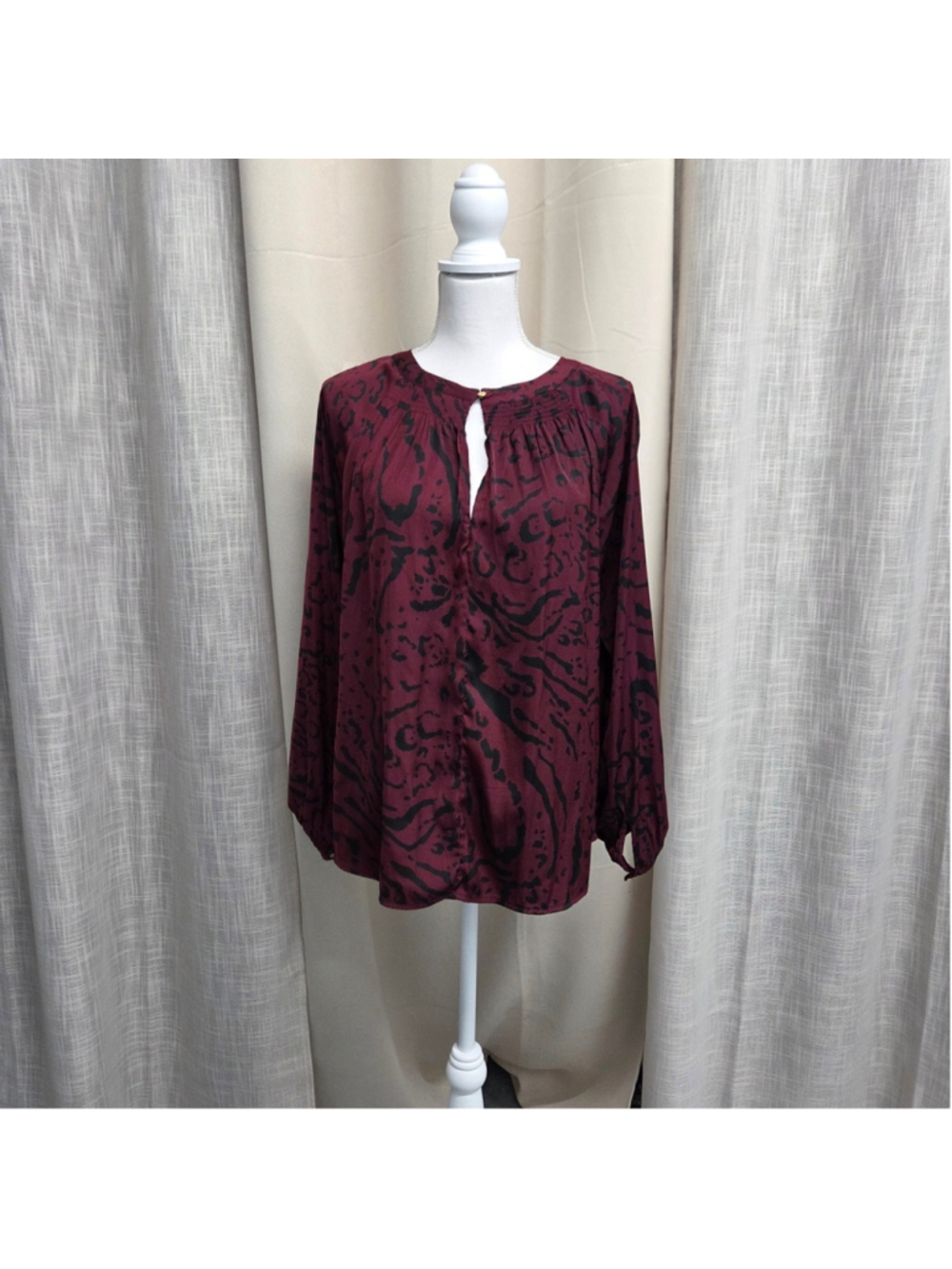 Ava & Viv Burgundy Patterned Keyhole Blouse 1X Vampy Whimsigoth Dark Academia